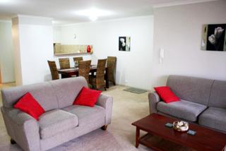 Lounge Room (2015-07-30)