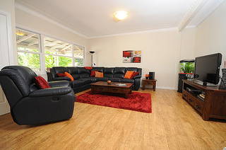 Lounge (2011-02-01)