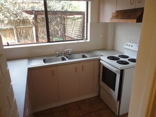 Kitchen (2011-10-25)