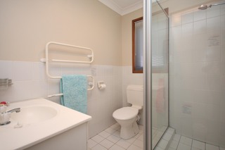 Ensuite (2011-03-01)