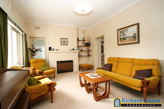 Lounge (2006-06-01)