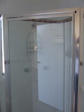Bathroom (2006-04-27)