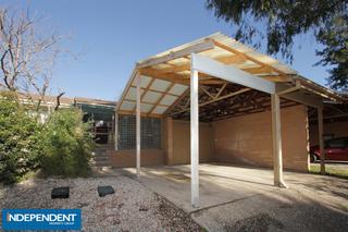Double carport (2012-05-30)