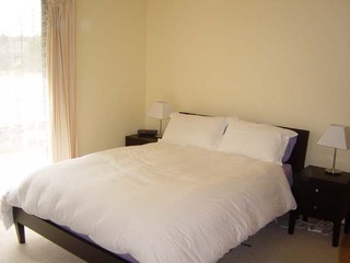 Bed 1 (2005-09-07)