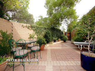 Courtyard (2011-11-10)
