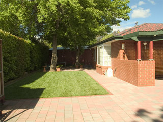 Rear yard (2004-11-22)