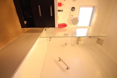 Bathroom (2015-05-07)