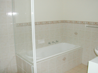 Bathroom (2005-08-10)