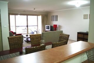 Dining Room (2015-07-30)