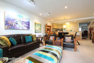 Living Room (2015-09-22)