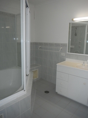 Bathroom (2014-02-21)