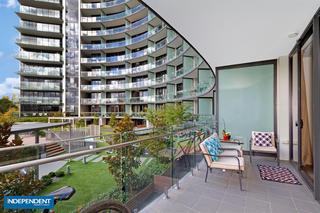 Balcony (2016-04-20)