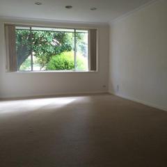 Lounge Room (2015-05-22)