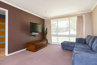 Lounge Room (2012-12-06)