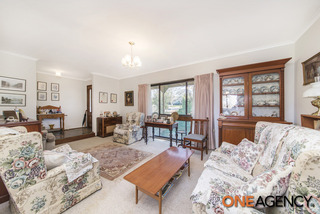 Lounge Room (2015-08-07)