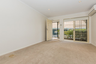 Living Room (2015-10-13)