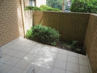 Courtyard off living area (2017-02-06)