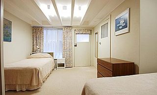 Downstairs (2003-10-01)