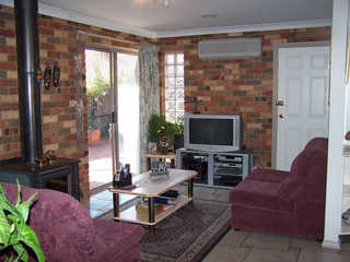 Family room (2007-04-12)