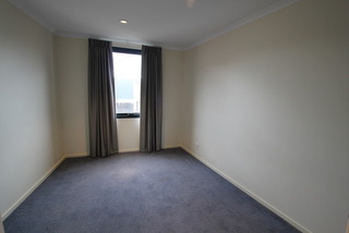 Bedroom (2015-12-02)