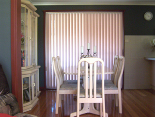 Dining (2003-08-08)