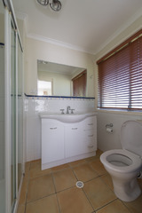 Master Bedroom Ensuite (2015-01-02)
