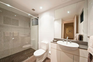 Bathroom (2011-10-27)