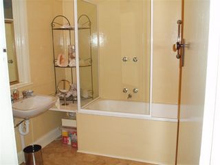 Bathroom (2006-09-13)