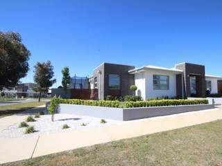Front Of Home (2016-11-18)