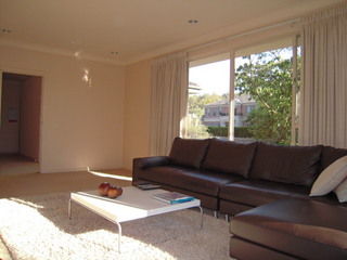 Lounge Room (2010-06-28)