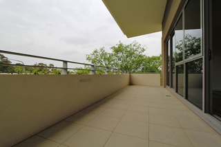 Front Balcony (2010-11-30)