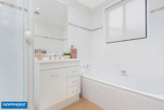 Bathroom (2014-10-15)
