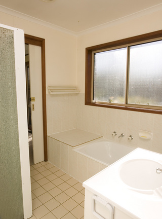 Bathroom (2007-06-14)
