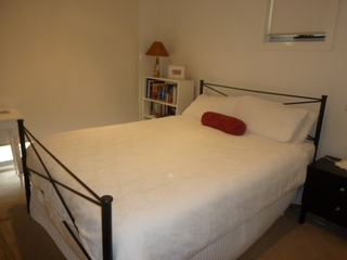 Bedroom 2 (2012-01-05)