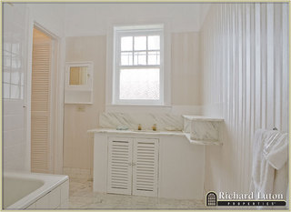 Bathroom (2010-02-18)