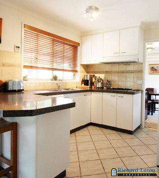 Kitchen (2005-11-25)