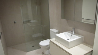 Bathroom (2015-06-03)