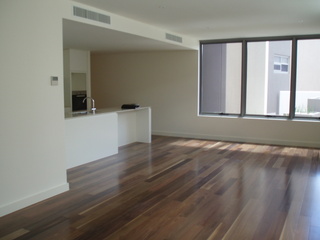 kitchen/ lounge (2010-08-25)