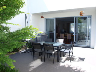Courtyard (2017-11-01)