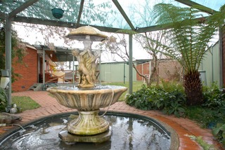Water feature (2006-08-11)