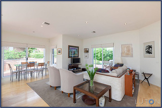 Family room (2014-04-23)