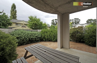 Front courtyard (2011-03-11)