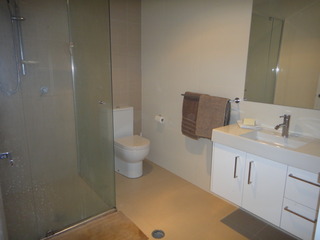 Bathroom (2014-04-13)
