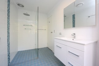 Bathroom (2015-03-14)