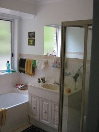 Main bathroom (2006-12-01)