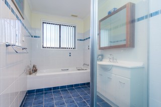 Bathroom (2014-09-09)