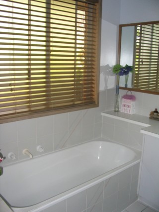 Bathroom (2004-04-20)