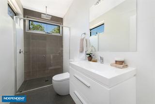 Main bathroom (2015-11-27)