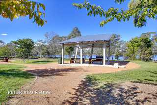 Easy level walk to Lake Ginninderra and its amenities (2016-08-12)