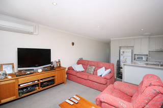 Lounge (2008-09-17)